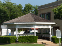 8174149213_62f96d0cb6_m