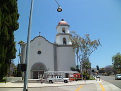 8206388720_e106e98ffa_m