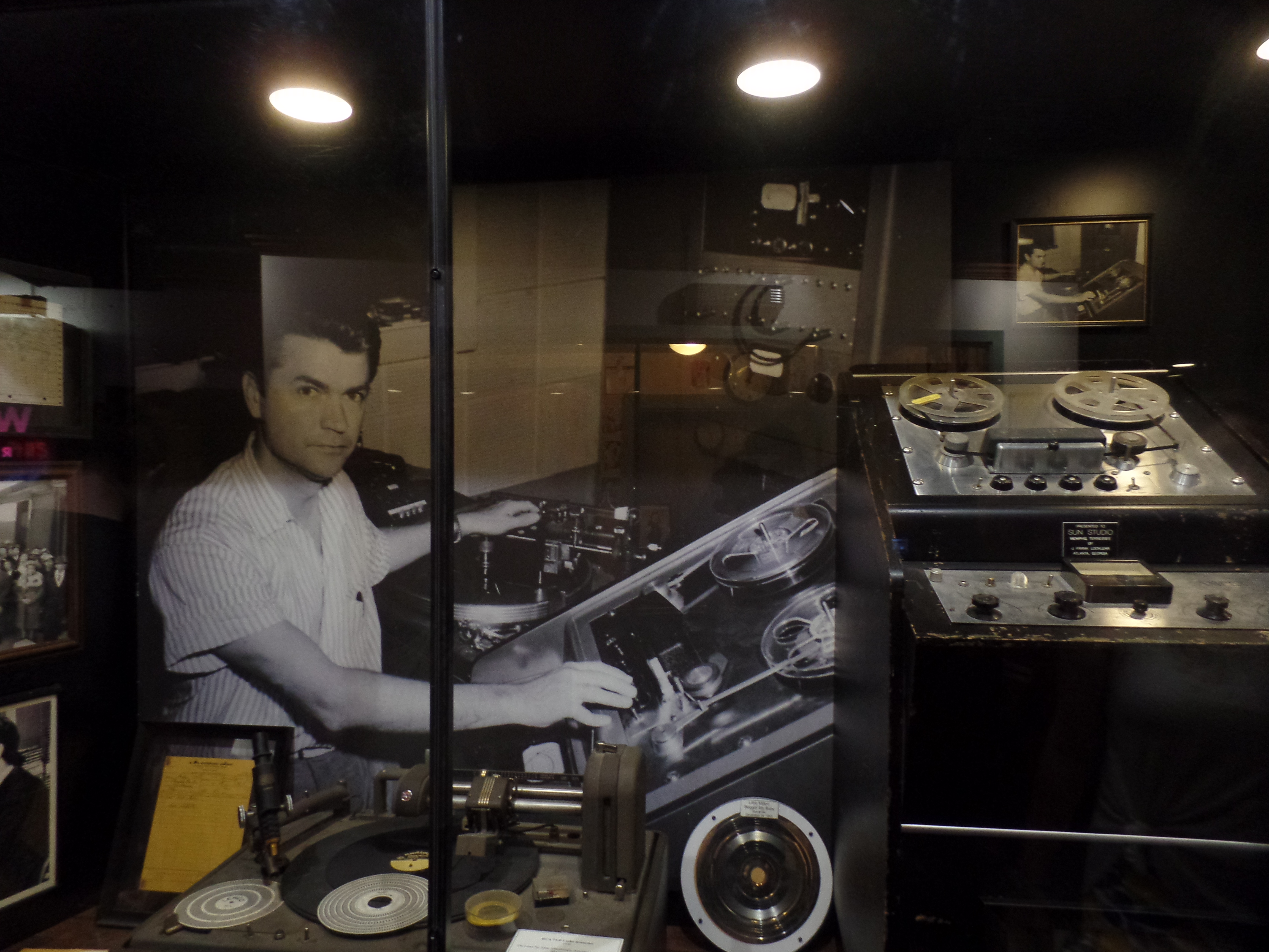 SAMSUNG CAMERA PICTURES